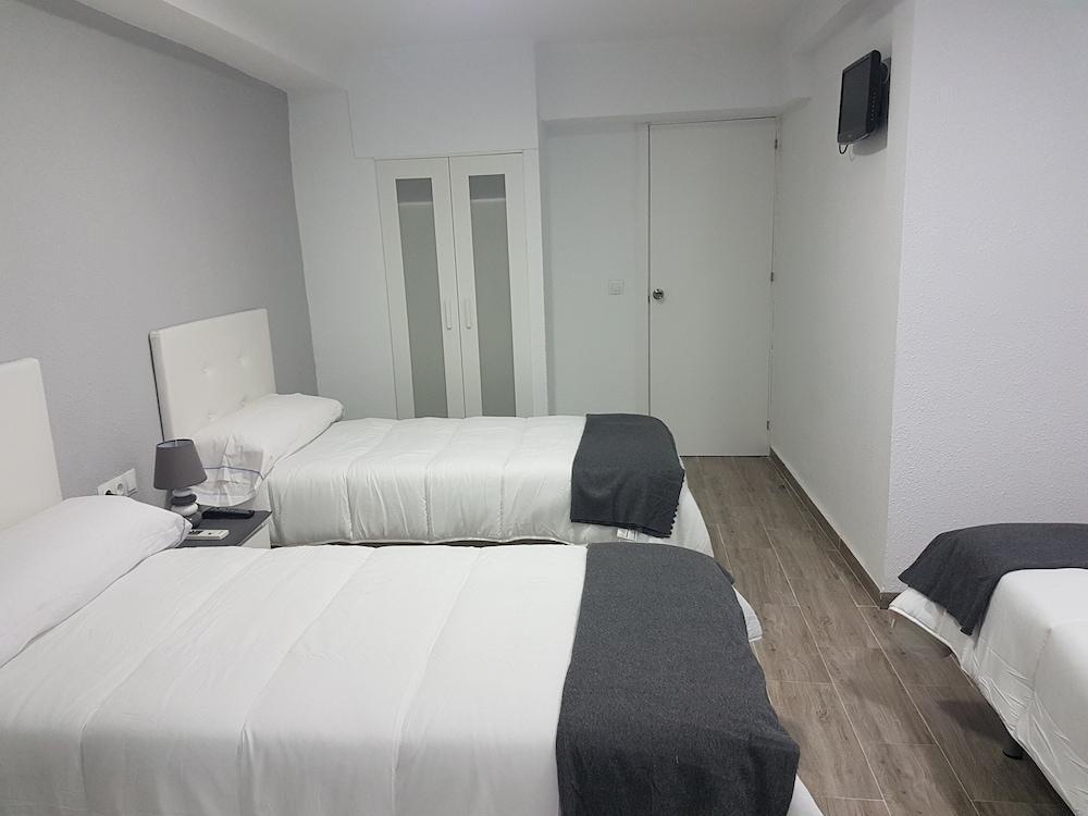 אליקאנטה Guesthouse Central מראה חיצוני תמונה